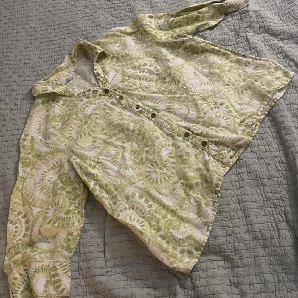 Green a& White Paisley Button Up